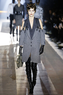 Moschino FALL 2018 MENSWEAR Milan MFW коллекция Moschino осень 2018 мужская неделя моды в Милане Mainstyles